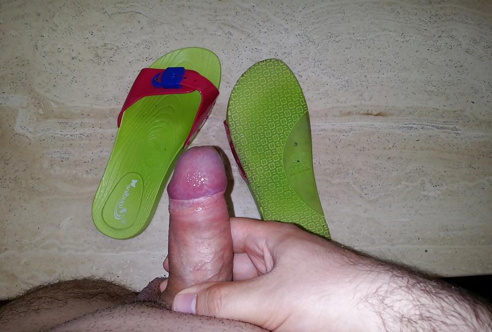 12P Fuck and cum my mother's new summer flat plastic sandald