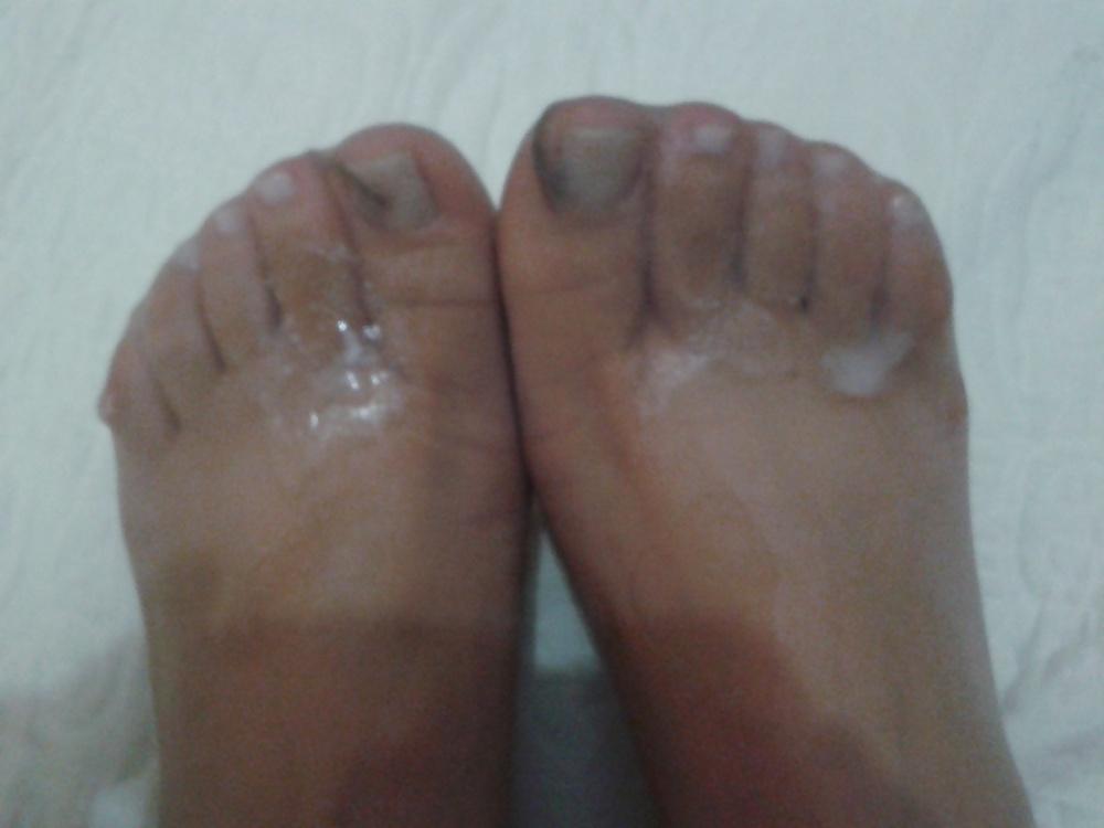 24P Nylon Cum Footjob