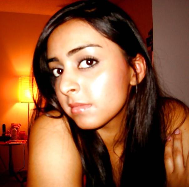 11P Hott desi babe dont miss
