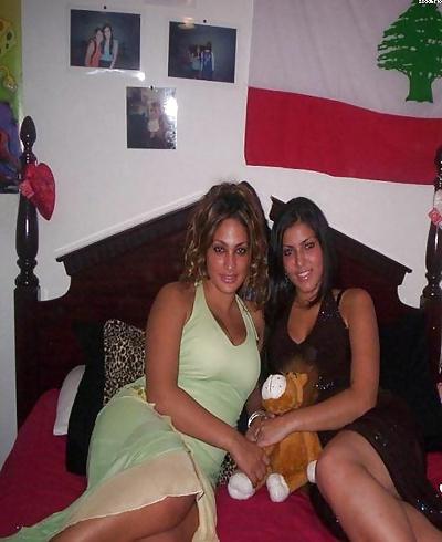 15P Arab Girls 4U ( Lesbians Colleftios - Part 1 ) 