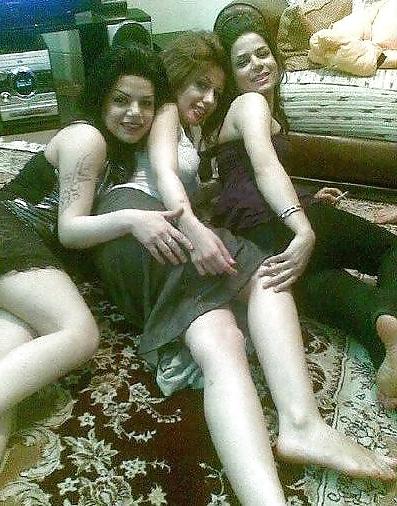 15P Arab Girls 4U ( Lesbians Colleftios - Part 1 ) 