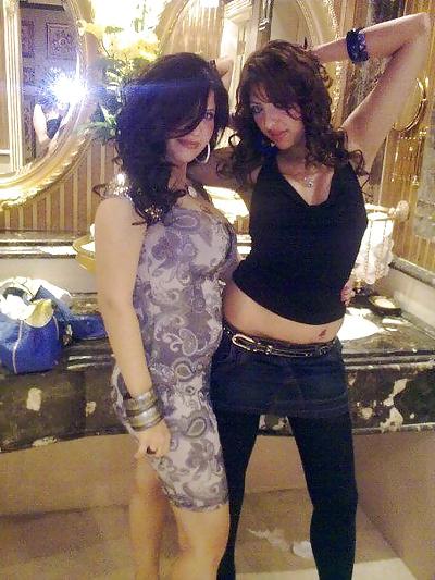 15P Arab Girls 4U ( Lesbians Colleftios - Part 1 ) 