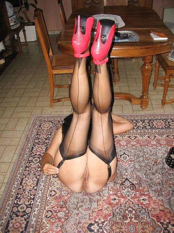 25P Mature Beauty - Annick 32