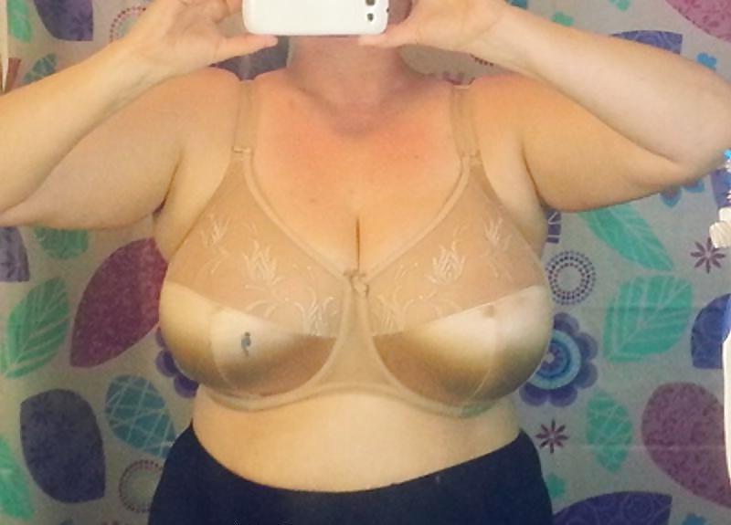 25P Bras on random women 10