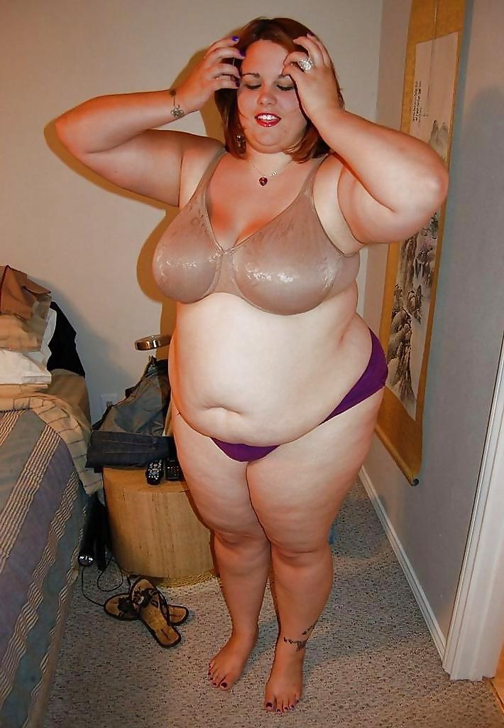 25P Bras on random women 10
