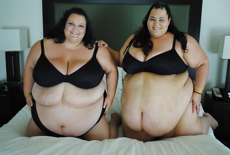 25P Bras on random women 10