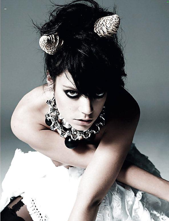 25P Lily allen Oops