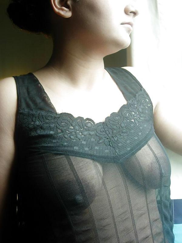 20P Indian nude women
