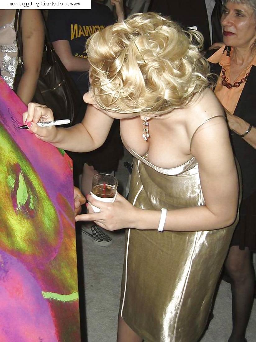 25P Scarlett johansson oops
