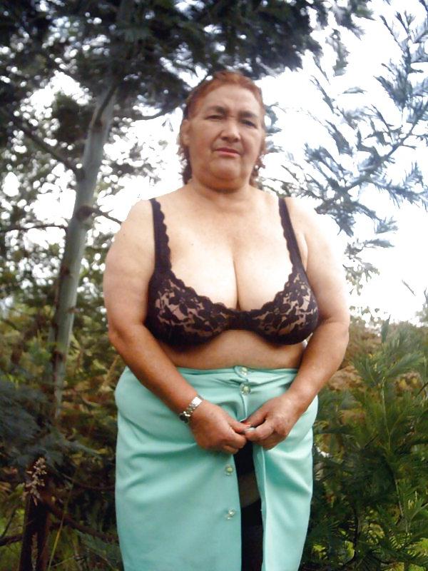 25P Colombian granny Bell (fifteenth set)
