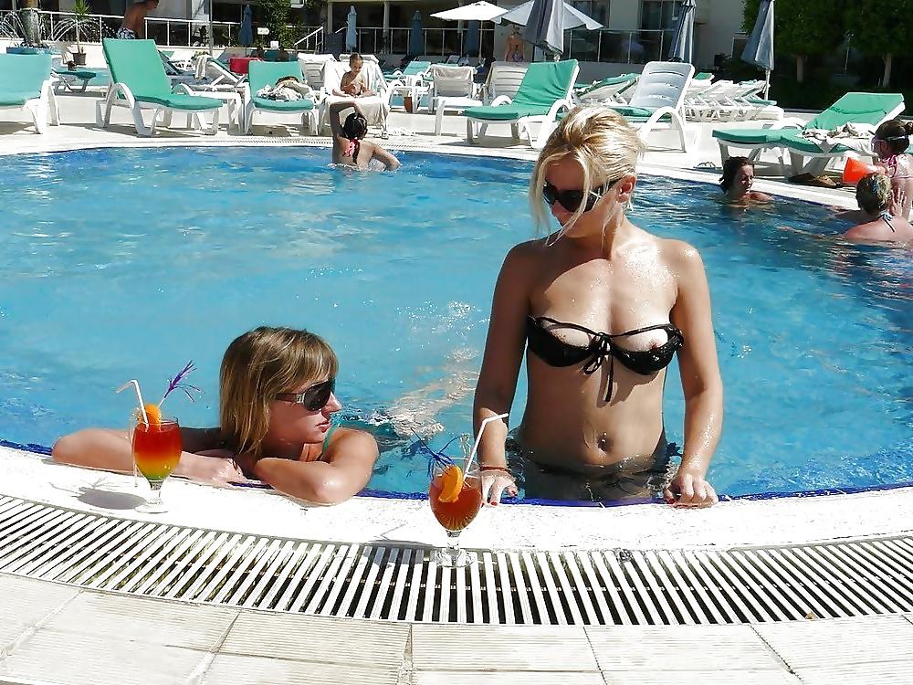25P Gotta Love a Nipslip&Downblouse: Please Comment