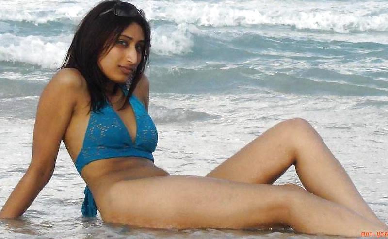 10P Desi Bikini Bash - 014
