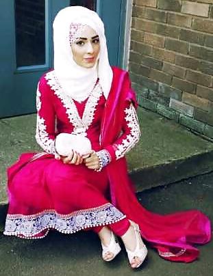 17P Hijab desi slut