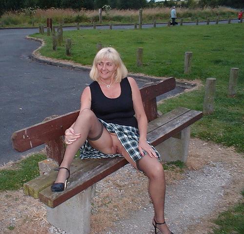 25P Old women like sex (webfound)