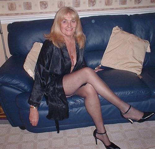 25P Old women like sex (webfound)