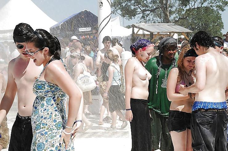 25P Party girls and public flashers