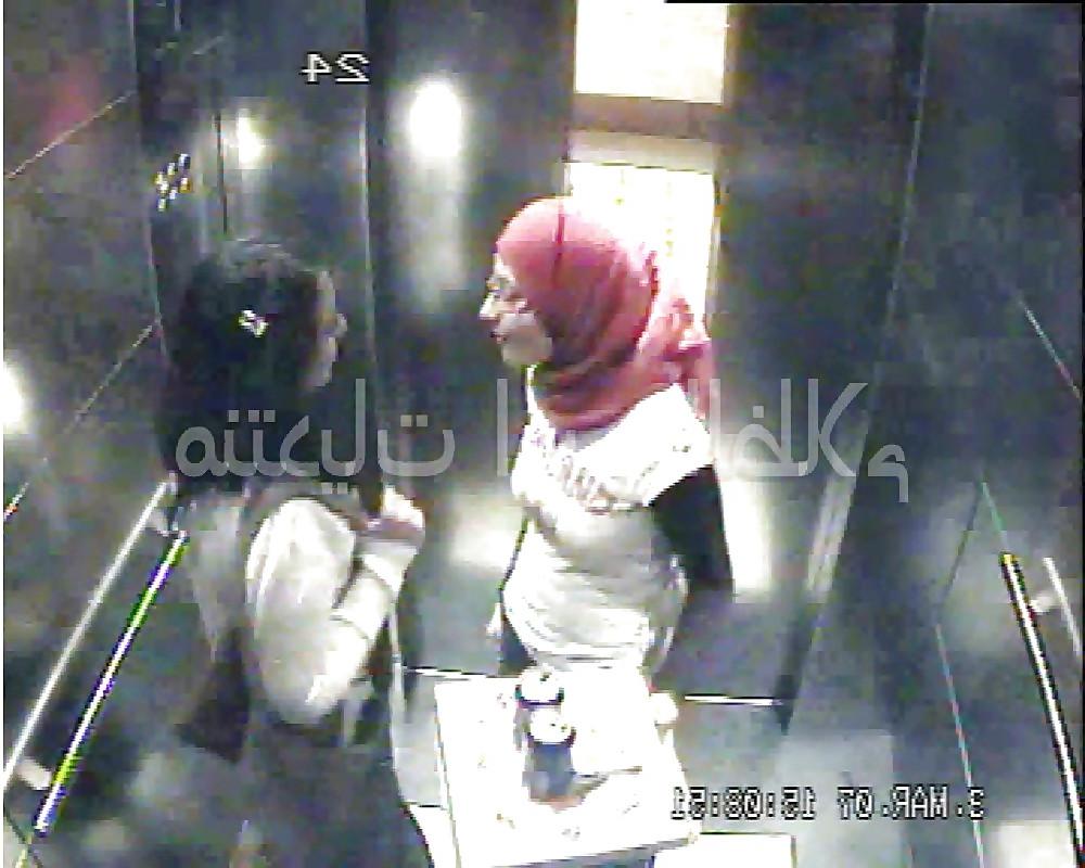 25P Hijabi Lesbians