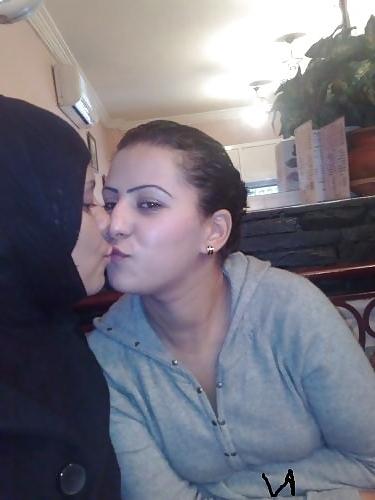 25P Hijabi Lesbians