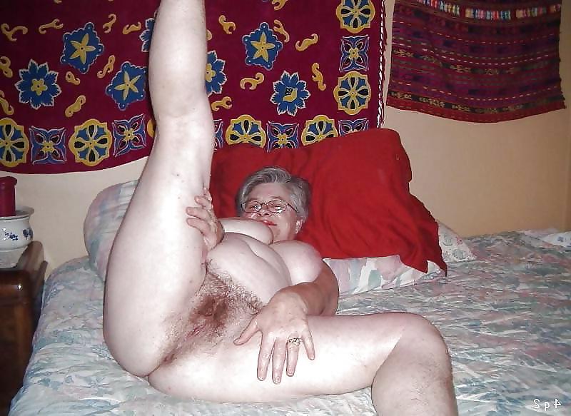 25P Delicious pussy to lick