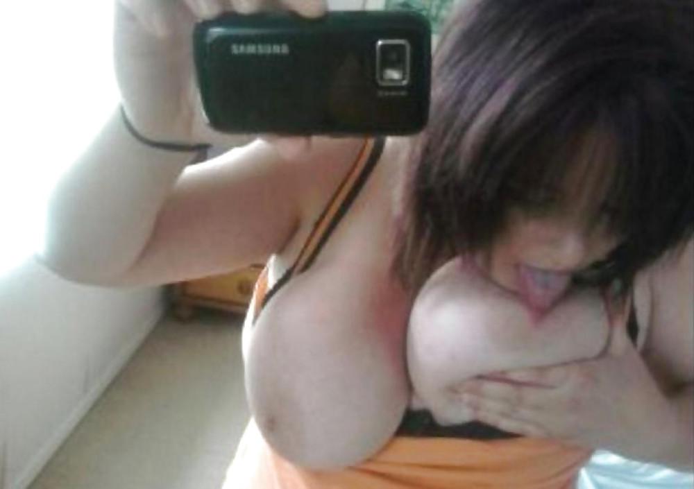 25P Chubby girls suck tits herself