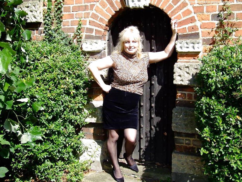 25P Mature Beauty - Cindy 33