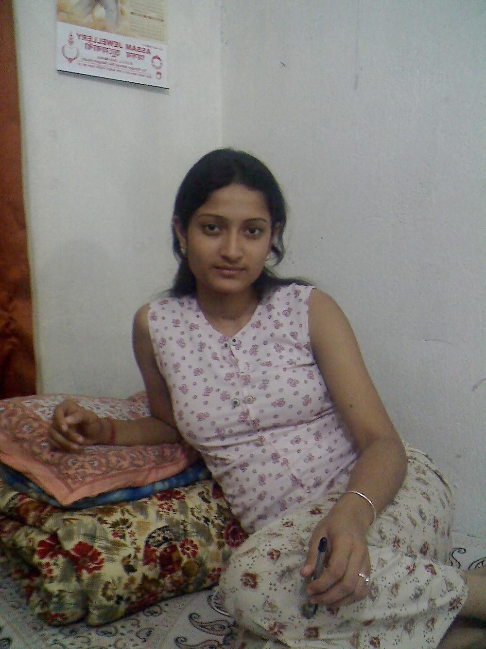 15P Desi homely showing 