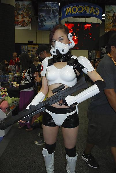 25P Babes of Comic Con 01