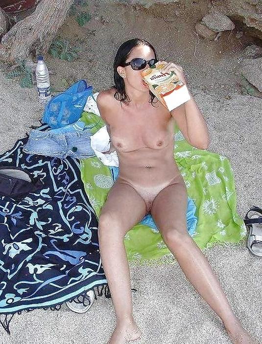 25P On the beach 3