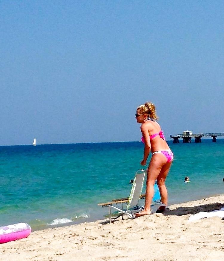 10P Beach Mum