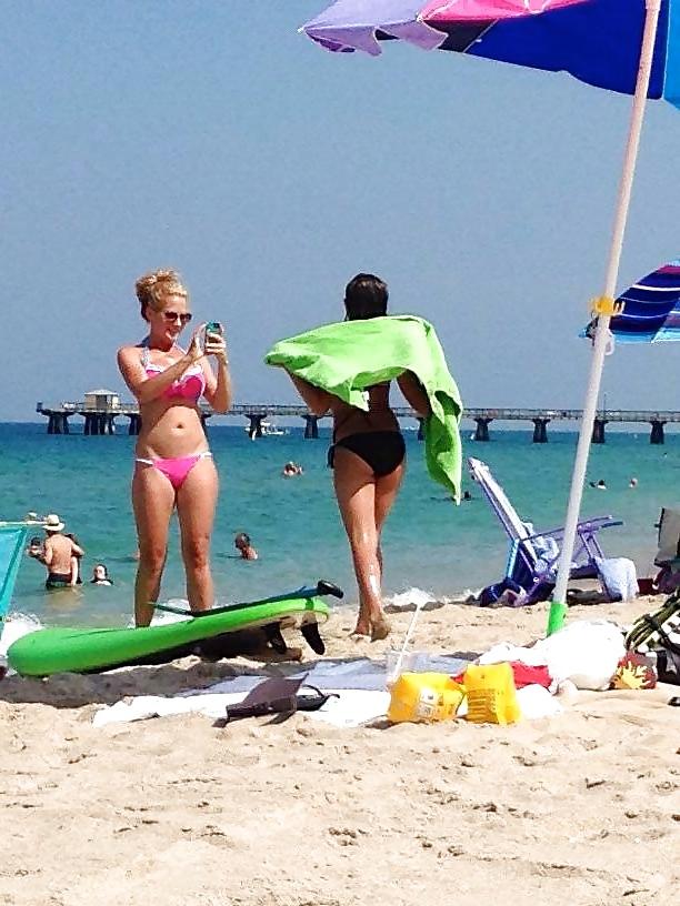 10P Beach Mum