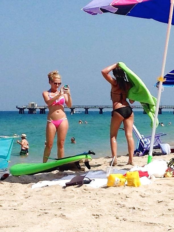 10P Beach Mum
