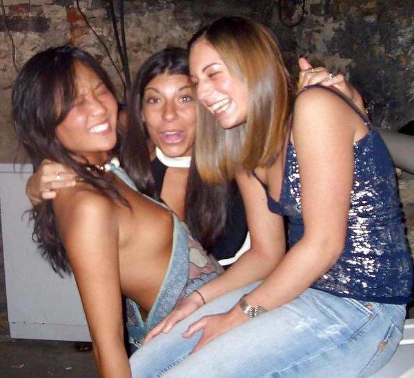 25P Downblouse and Nips!!