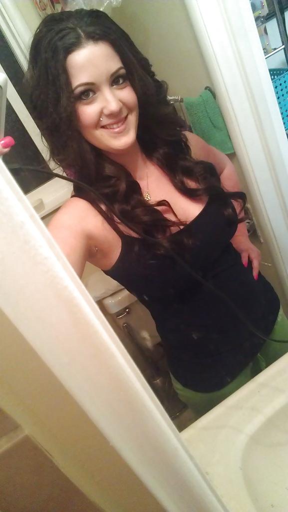 16P Wendy pretty boobs selfshots