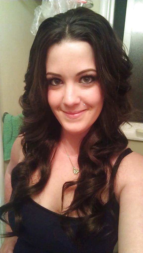 16P Wendy pretty boobs selfshots
