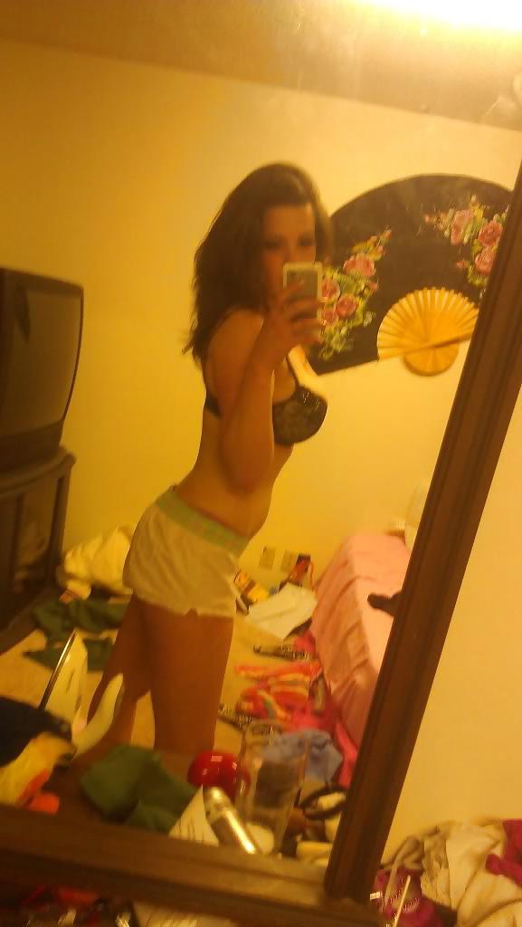 16P Wendy pretty boobs selfshots