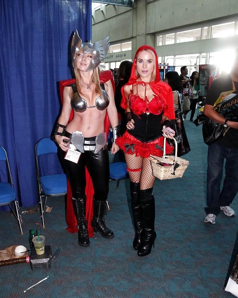 24P Paula Labaredas Comic Con