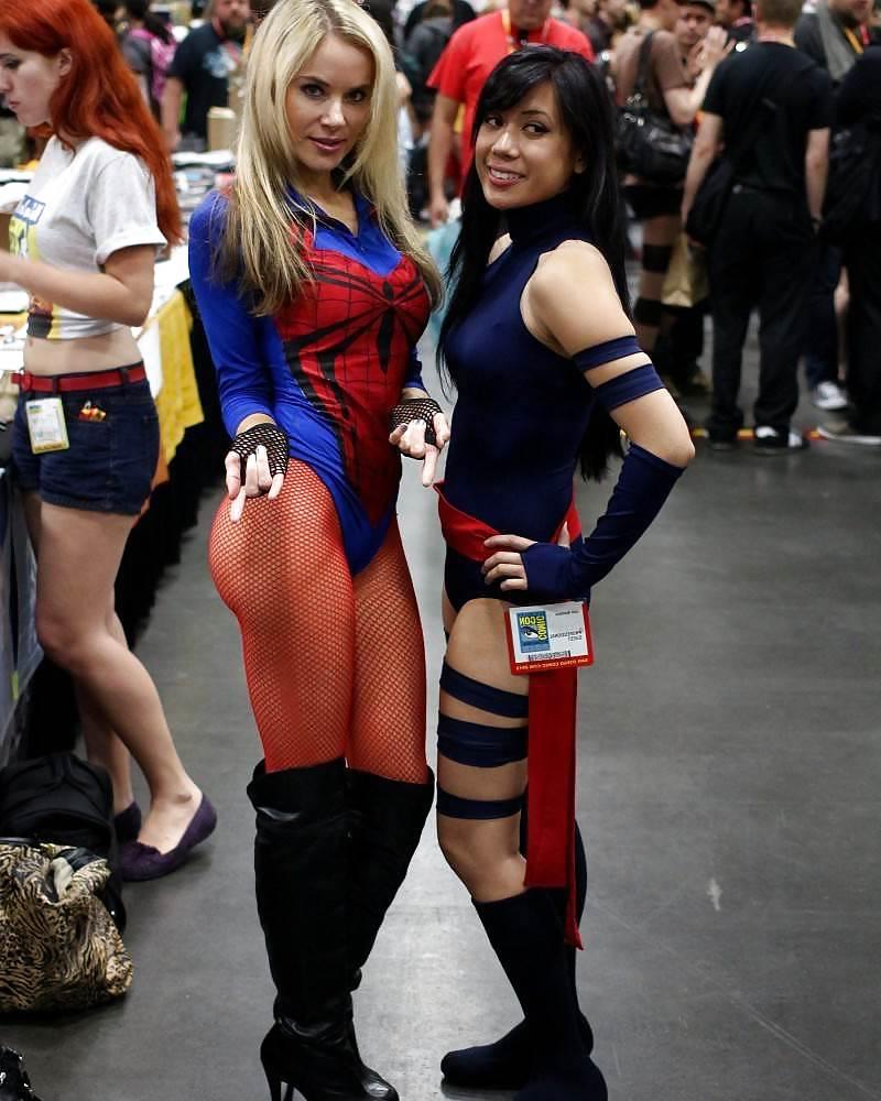 24P Paula Labaredas Comic Con