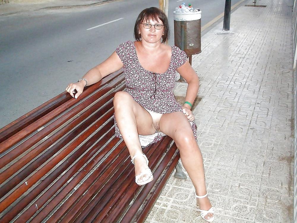 25P Mature Upskirt - 17