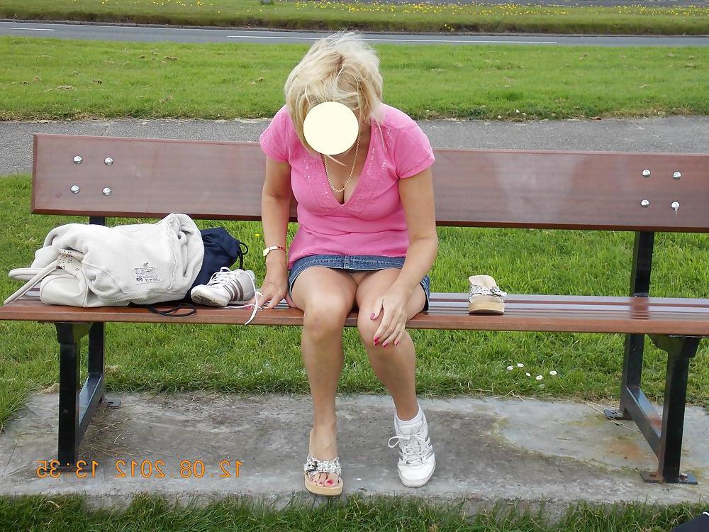 25P Upskirt Outdoor