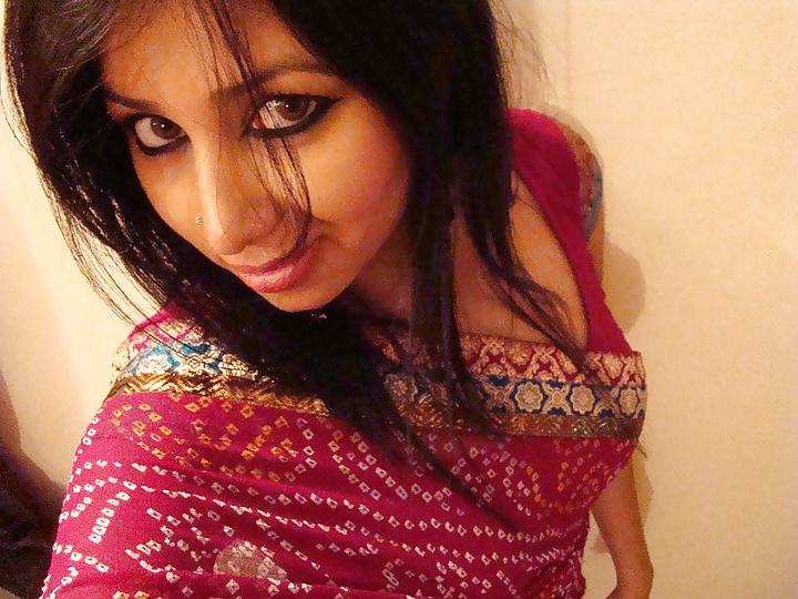 24P Desi Girls 