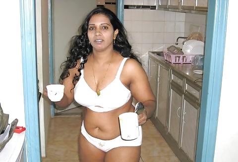 25P I love desi mature chubby bobby aunties & housewives