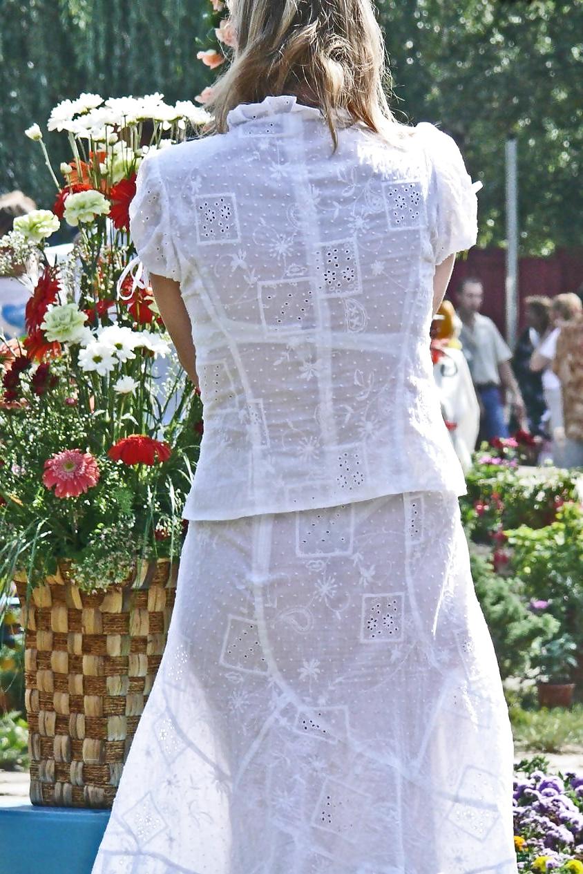 25P Public see through