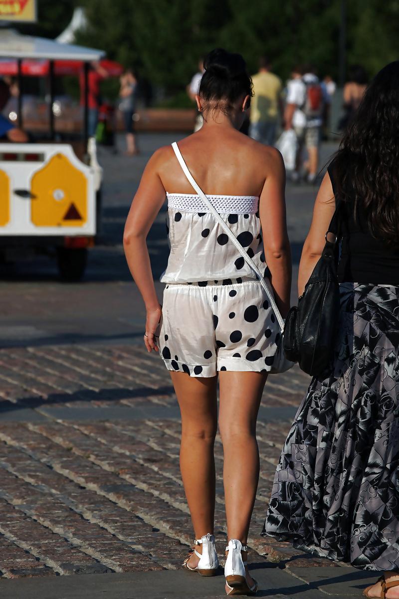 25P Public see through