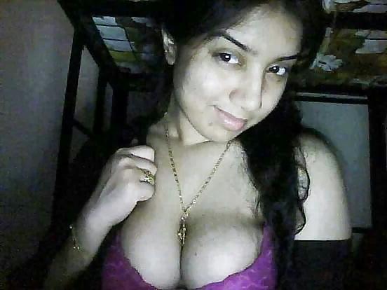 25P Desi Nude and Non Nude