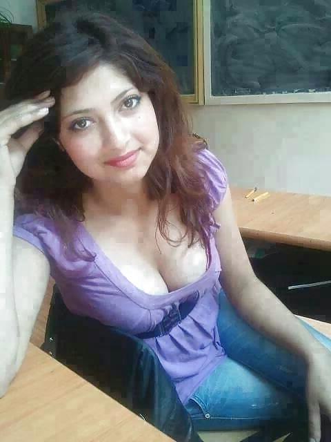25P Desi Nude and Non Nude