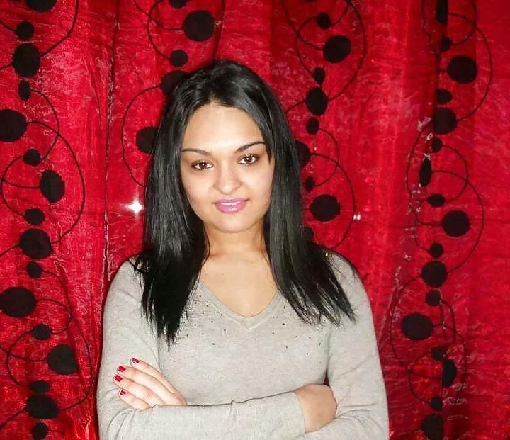 25P Desi Nude and Non Nude