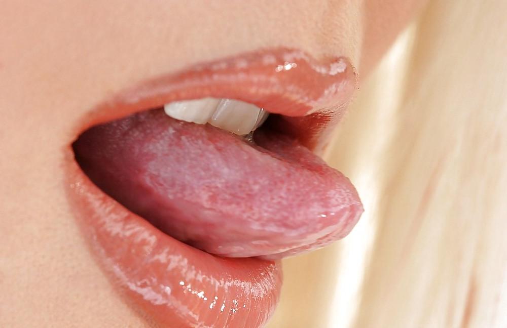 25P Moshe Loves The Sensual Tongue