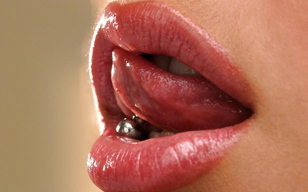 25P Moshe Loves The Sensual Tongue