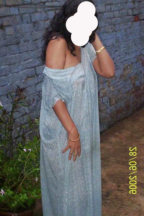 5P Desi indian in wet Nighty outdoor