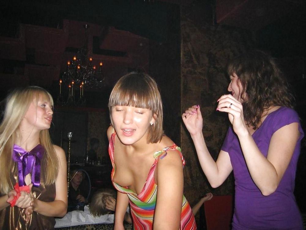 25P Downblouse nipslip upskirt